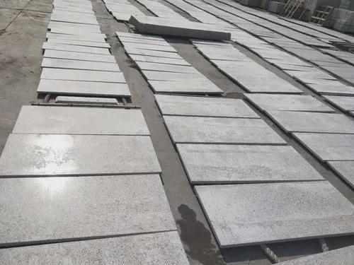 芝麻白石材加工 荔枝面、火烧面及路沿石的专业制造